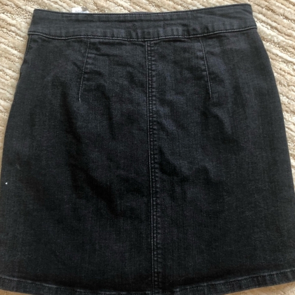Garage black stretch denim button front miniskirt in size medium - Picture 12 of 12